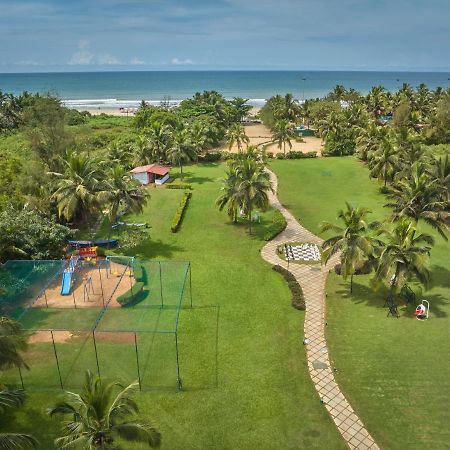 Royal Orchid Beach Resort & Spa, Utorda Beach Goa Dış mekan fotoğraf