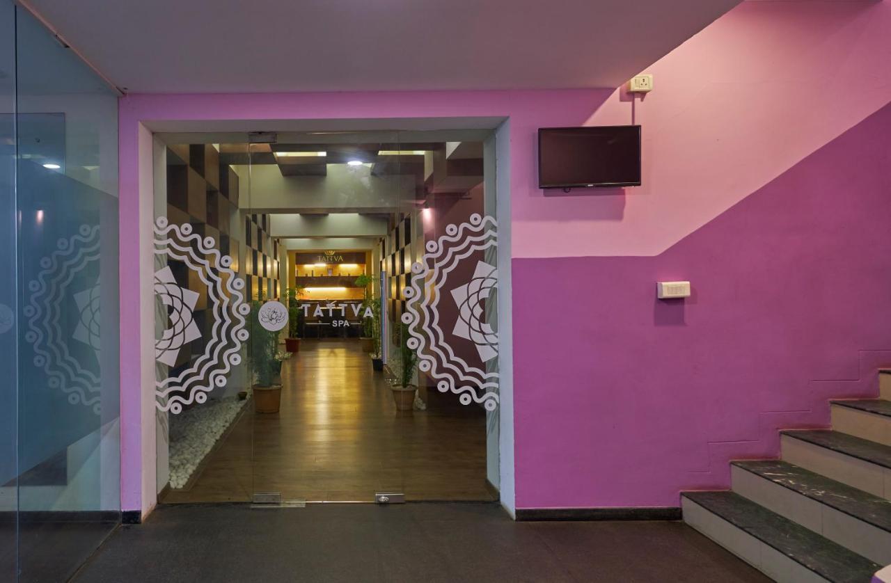 Royal Orchid Beach Resort & Spa, Utorda Beach Goa Dış mekan fotoğraf