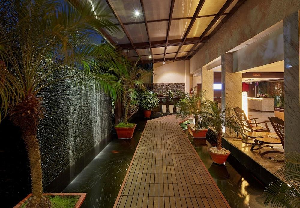 Royal Orchid Beach Resort & Spa, Utorda Beach Goa Dış mekan fotoğraf