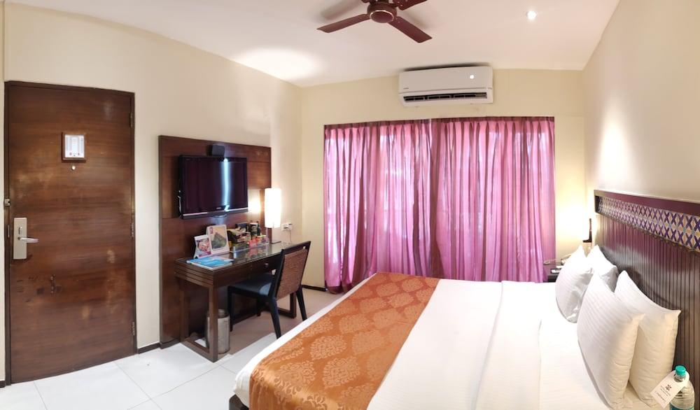 Royal Orchid Beach Resort & Spa, Utorda Beach Goa Dış mekan fotoğraf