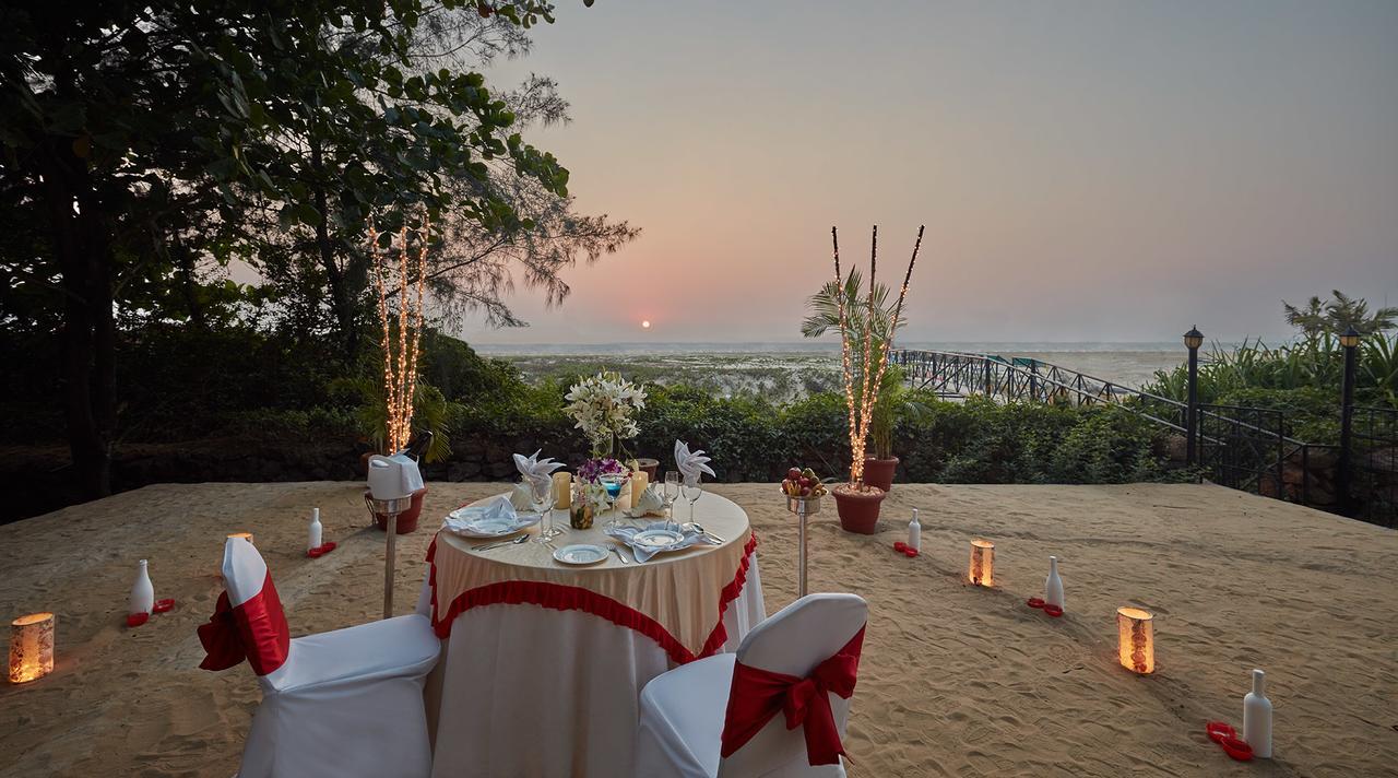 Royal Orchid Beach Resort & Spa, Utorda Beach Goa Dış mekan fotoğraf