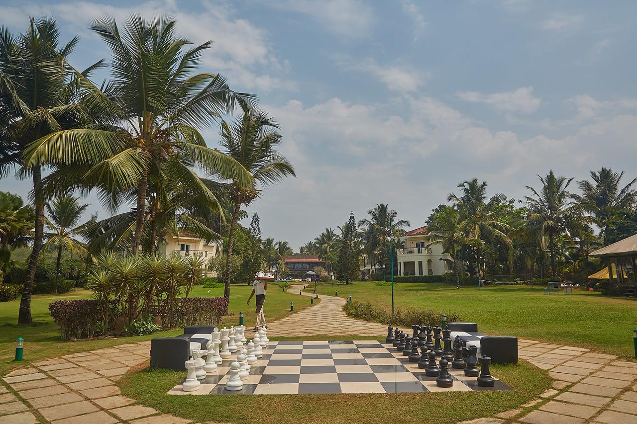 Royal Orchid Beach Resort & Spa, Utorda Beach Goa Dış mekan fotoğraf