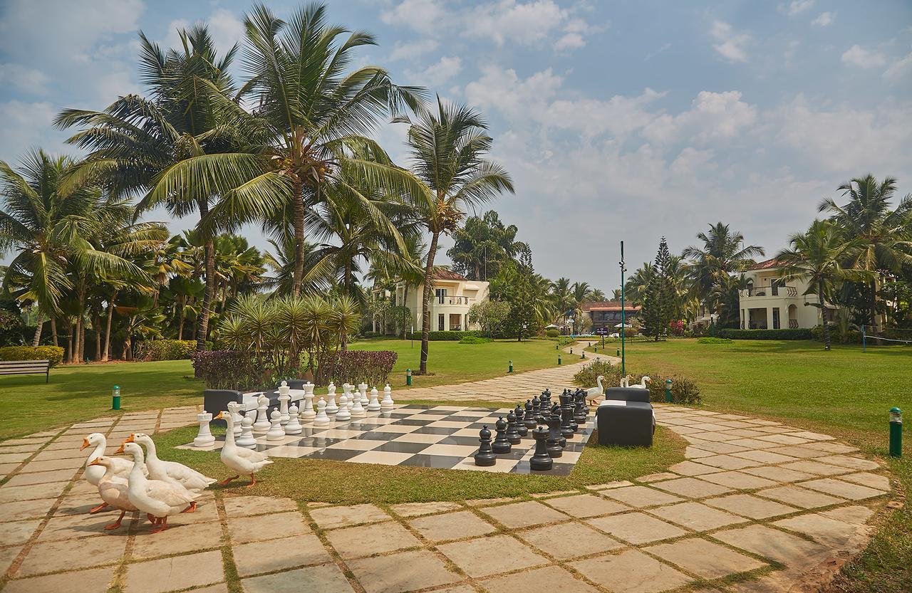 Royal Orchid Beach Resort & Spa, Utorda Beach Goa Dış mekan fotoğraf