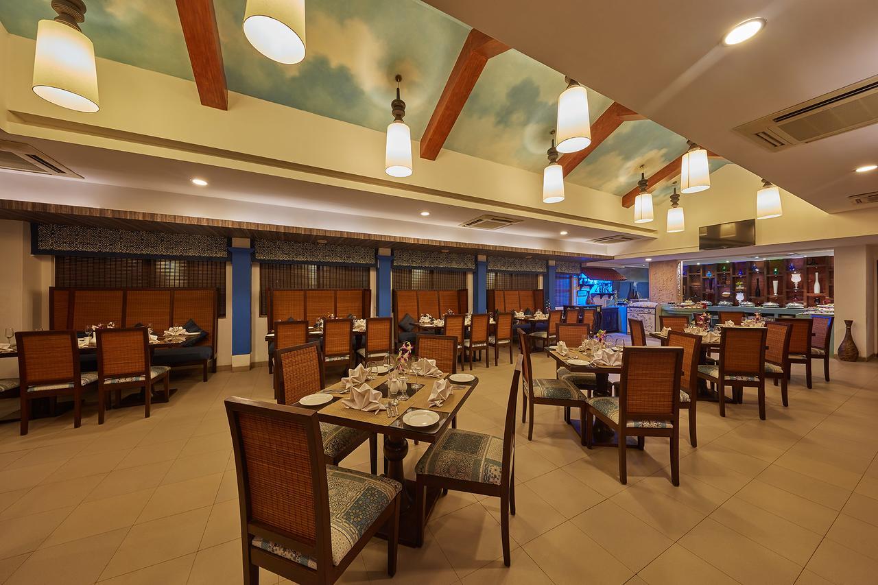 Royal Orchid Beach Resort & Spa, Utorda Beach Goa Dış mekan fotoğraf
