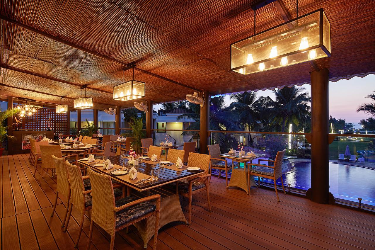 Royal Orchid Beach Resort & Spa, Utorda Beach Goa Dış mekan fotoğraf